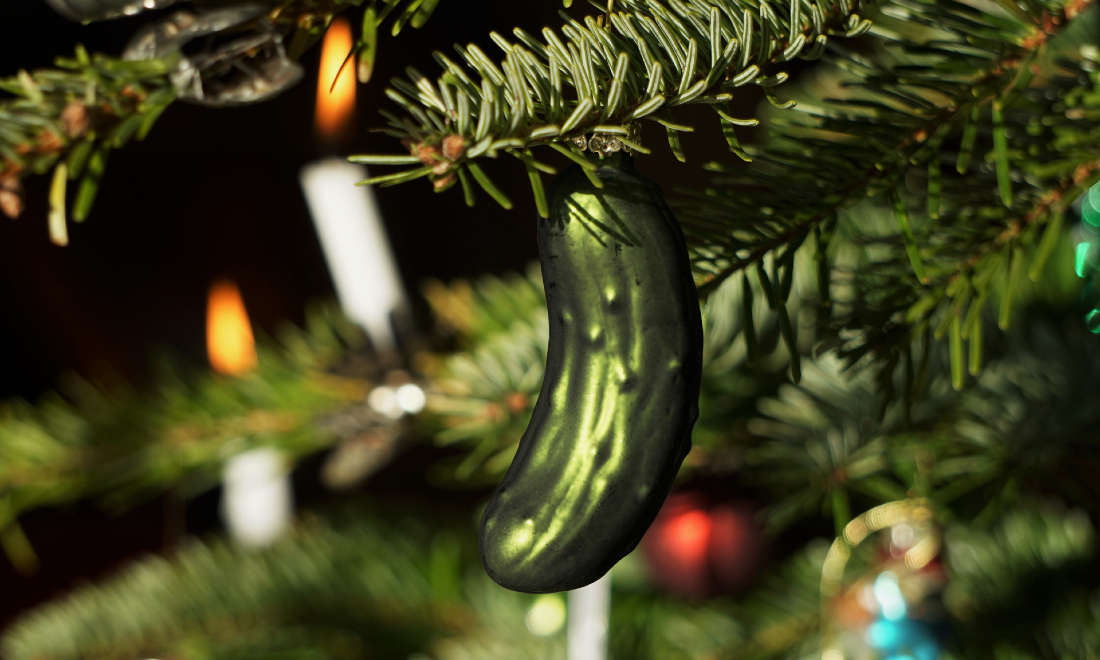 What is the German Christmas pickle tradition?