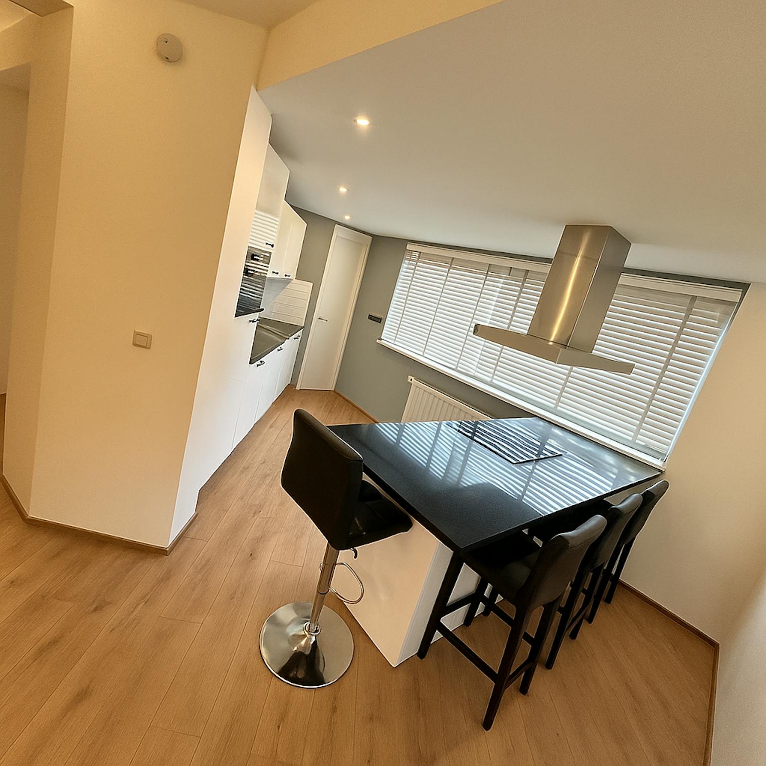 Apartment, Kweekgrasstraat, Almere