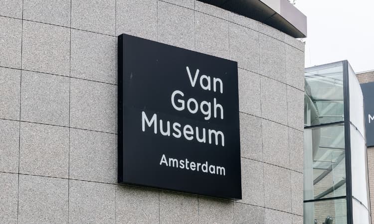 Mobile app suggests van Gogh was colour blind