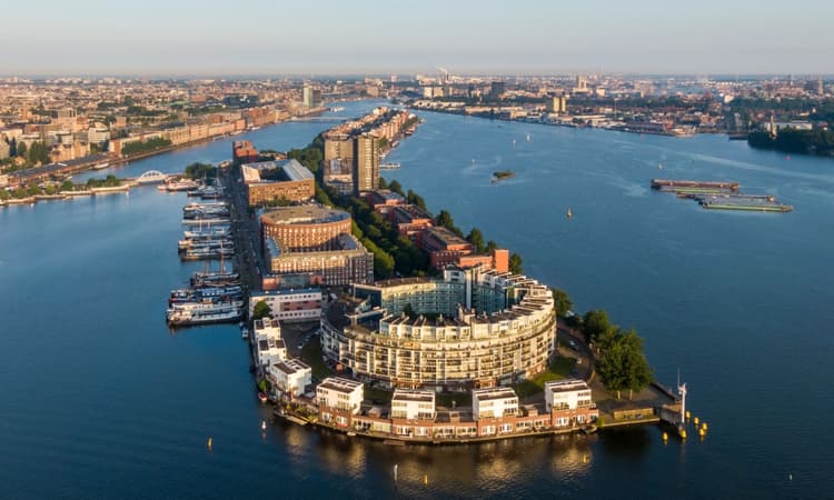It's official: Amsterdam is getting a new cycle bridge over the IJ