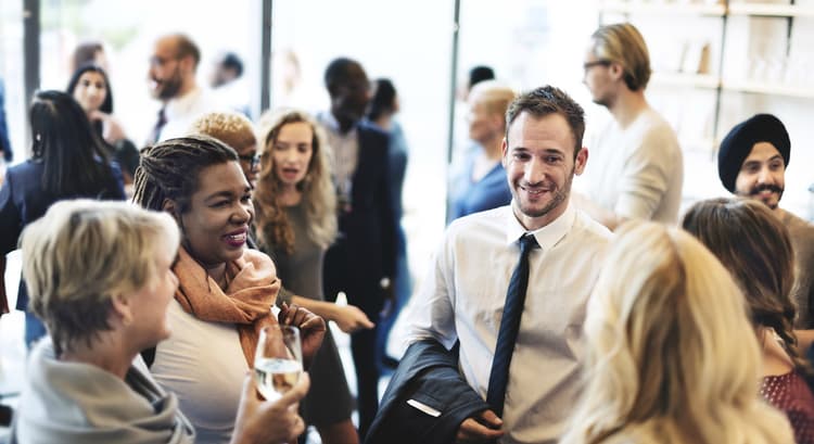 How to meet new people as an expat