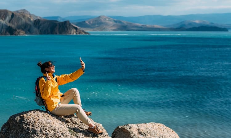 Roam like at home: No roaming charges in the EU until at least 2032
