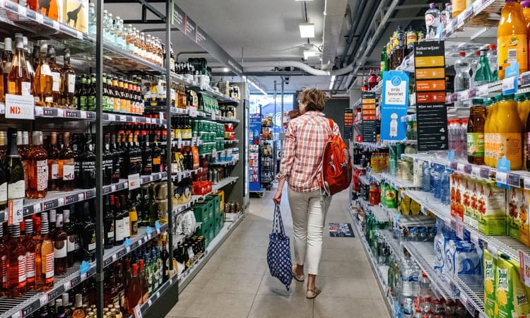 Dutch inflation rate falls, but food prices remain high
