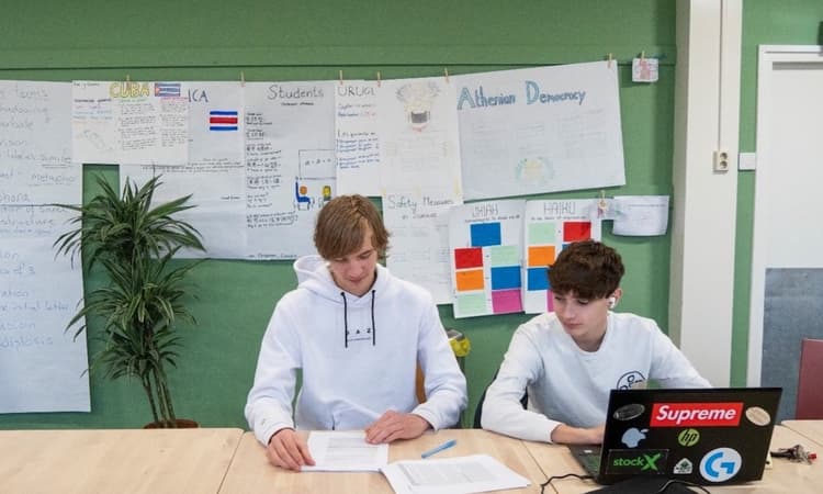 Supreme College Nederland offers the best of both worlds