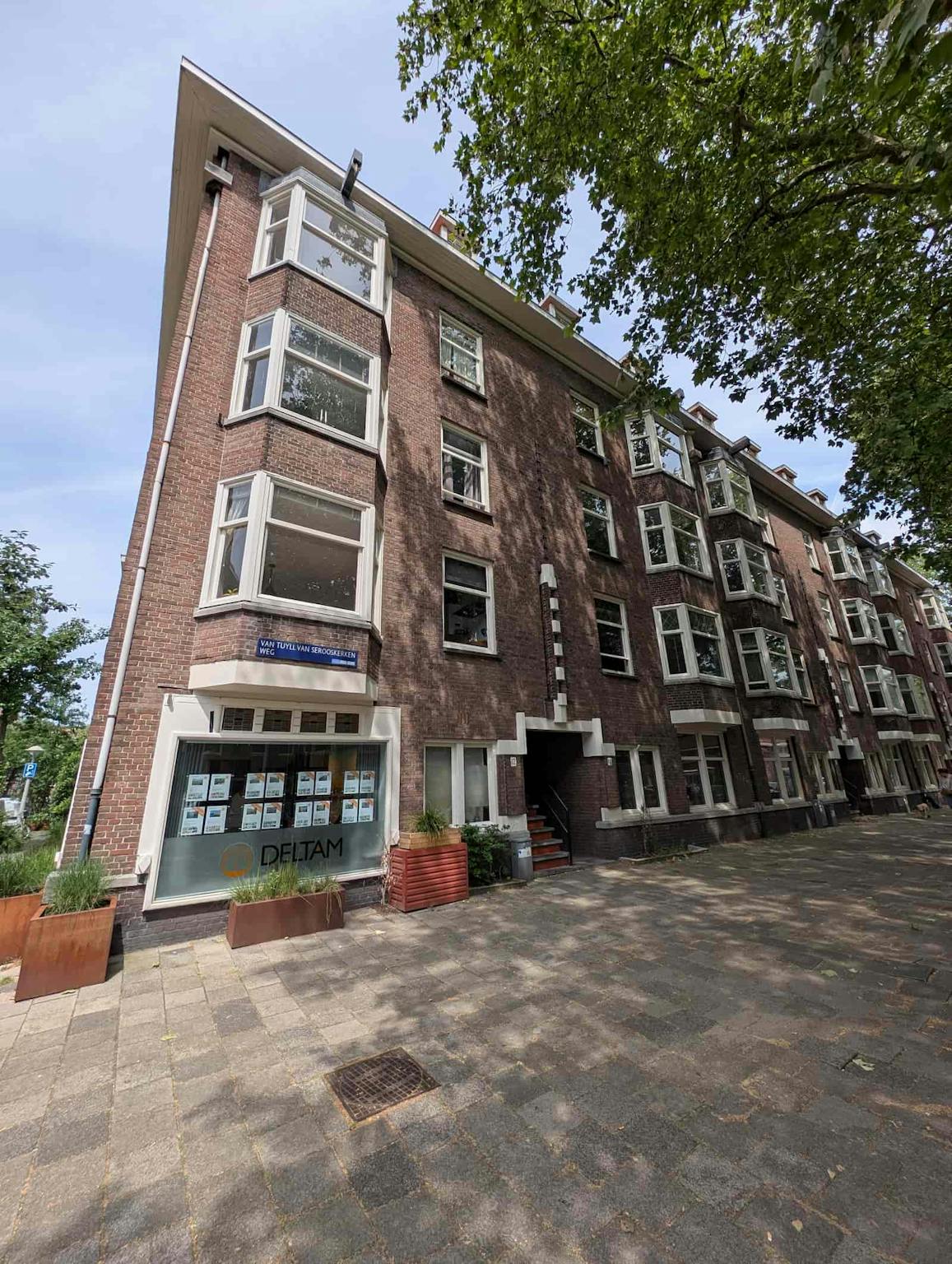 Apartment, Van Tuyll van Serooskerkenweg, Amsterdam