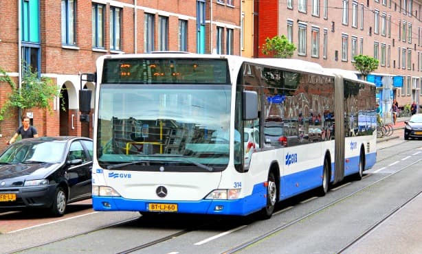 Amsterdam public transit to go emissions-free by 2025