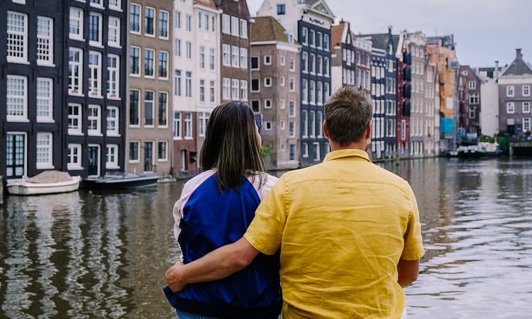 Moving abroad to be with your partner: Tips for settling in