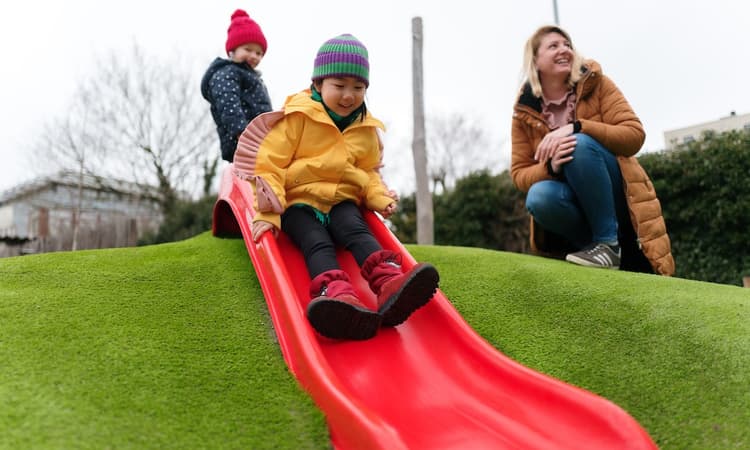  The benefits of risky play in childcare