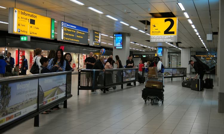 Dutch parliament: If you’re vaccinated you shouldn't have to quarantine