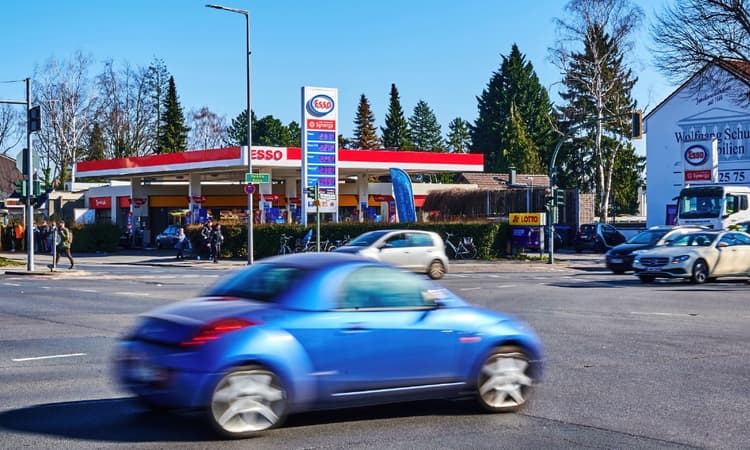 Petrol prices in Germany almost 40 cents lower than in the Netherlands 