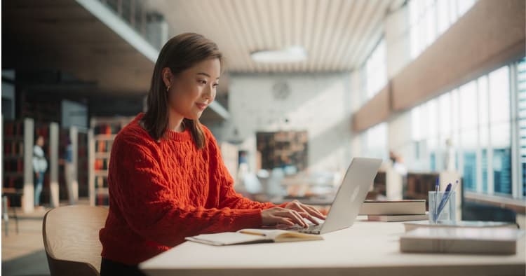 Study anywhere, anytime with an online master's from Erasmus University Rotterdam
