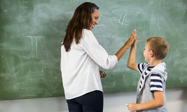Dutch schools out for more money