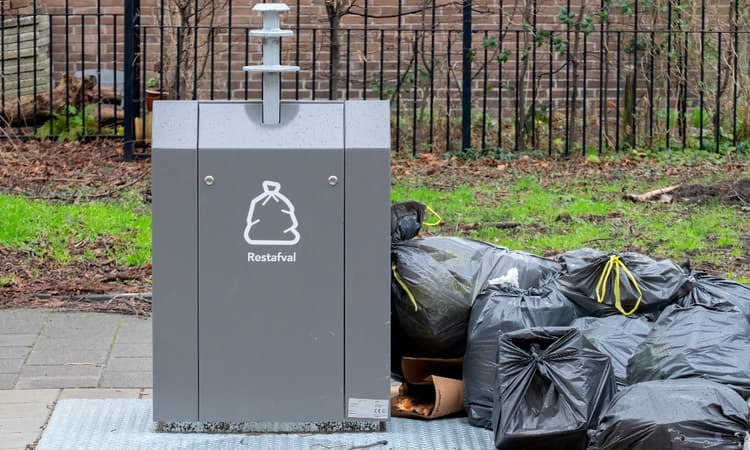 Bins to pile up as Amsterdam faces 7-day municipal strike