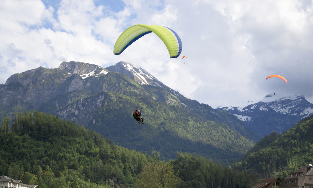 The best places to go paragliding in Switzerland