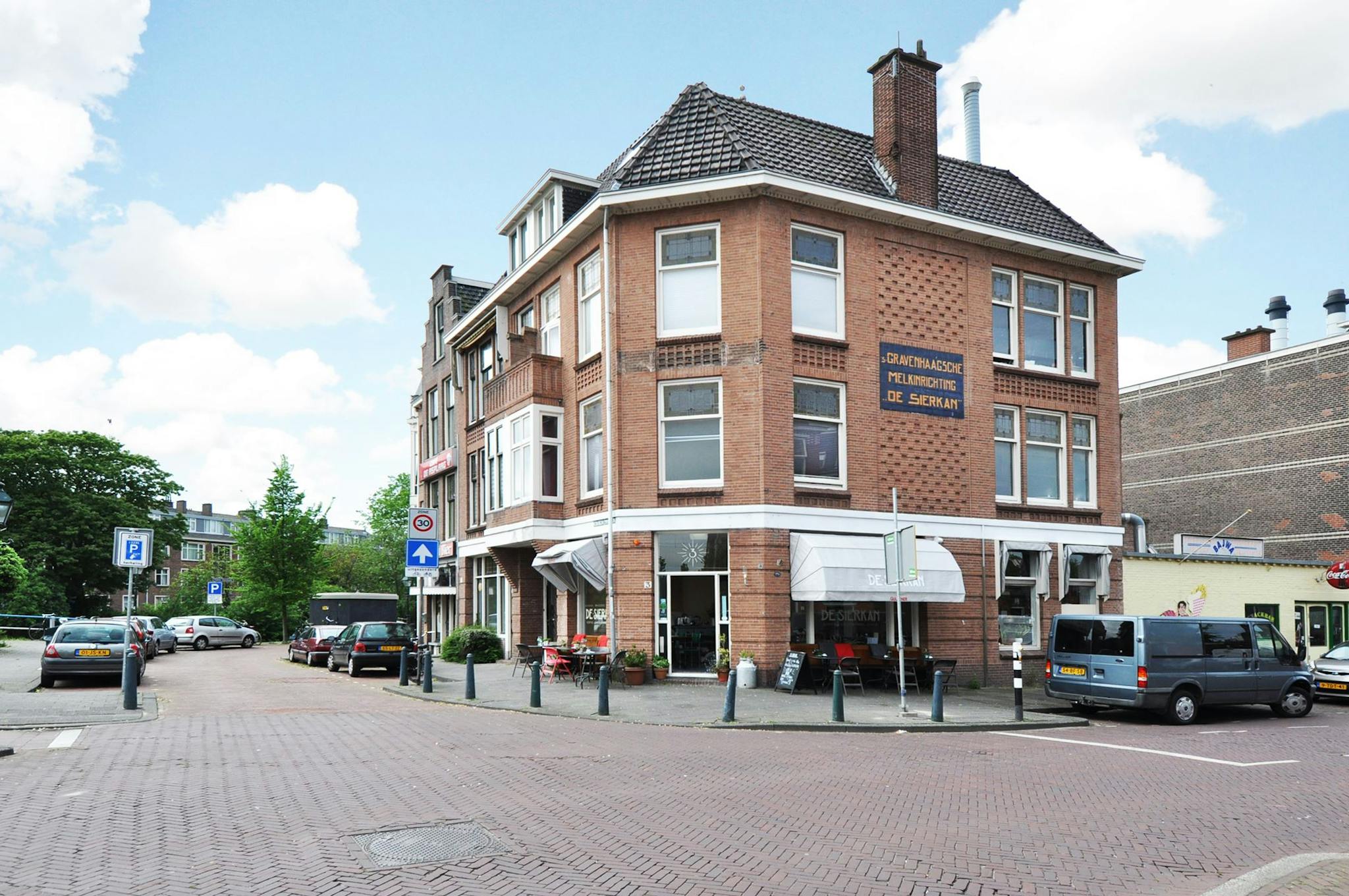Apartment, Koningin Emmaplein, The Hague