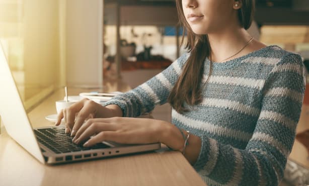 Job hunting and the procrastination game