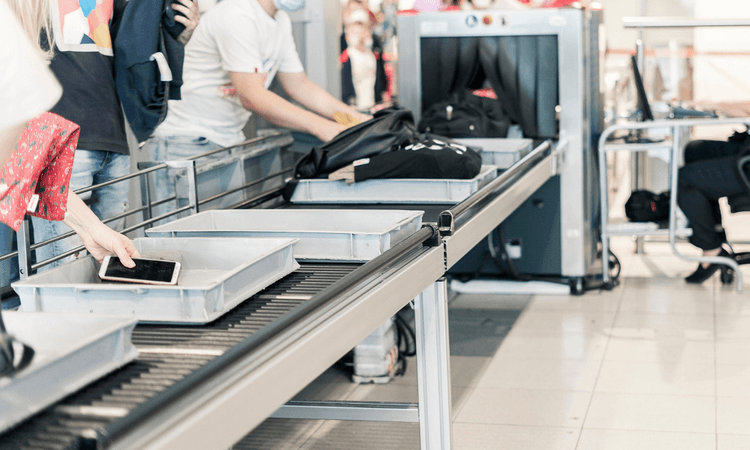Dutch airports to limit volume of liquids in hand luggage from September