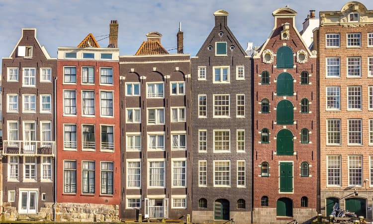 Amsterdam Removal: Qualified professionals to help you on your move to Amsterdam
