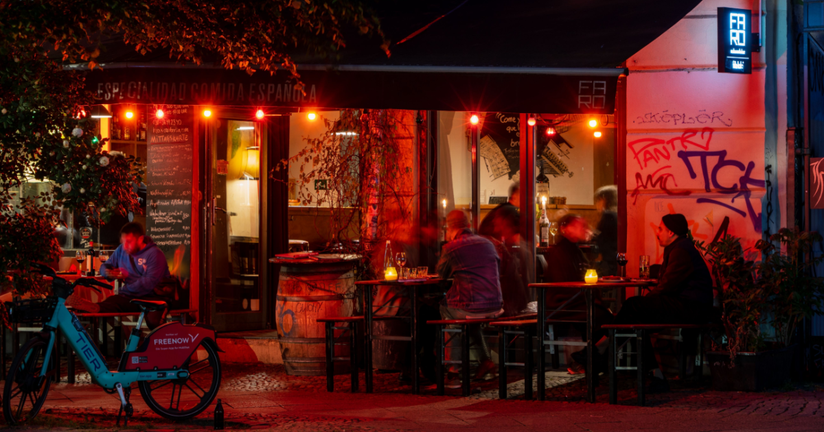 Outdoor seating at Berlin bars will soon be open later