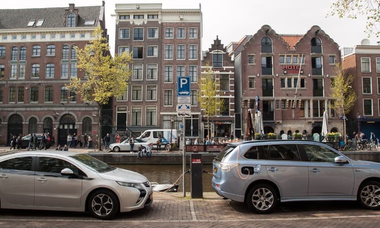 Parking price prices in Amsterdam hiked up by 50%