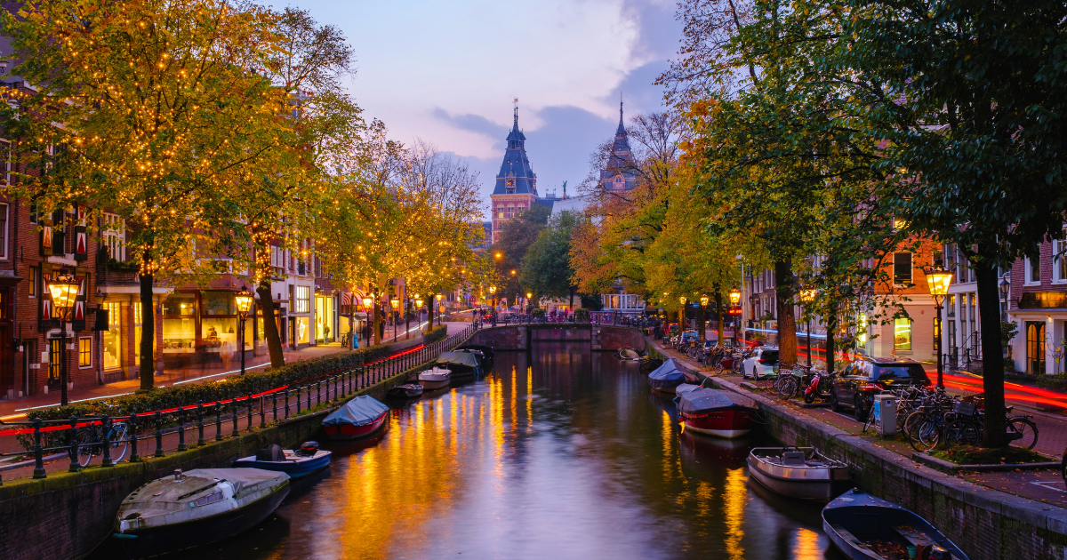 Autumn arrives in the Netherlands with unseasonable 22C spell