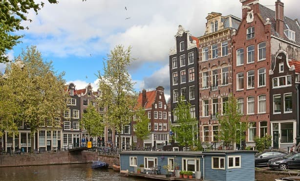 Amsterdam will now permit short-stay rentals