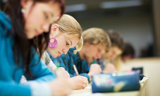 Dutch student unions criticise universities over their unlawful selection process