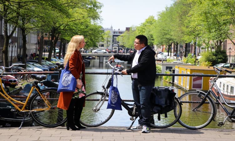 How to enjoy your vacations abroad when already living abroad