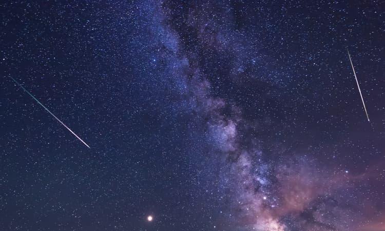 Meteors aplenty: Alpha Capricornids and Delta Aquariids to peak this weekend