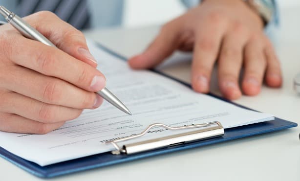 Updating your identification details in the Dutch civil registry: are you taking a risk?