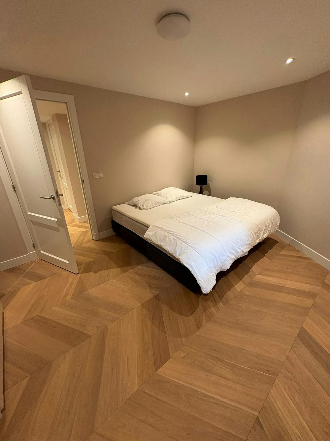 Apartment, Churchill-laan, Amsterdam