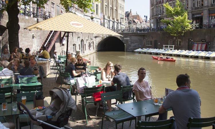 Some Utrecht bars to reopen as part of Dutch government’s trial