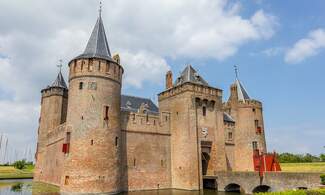 Netherlands: The stories behind the castles
