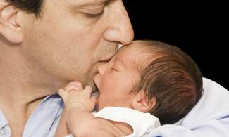 European Commission wants to secure 10 days paid paternity leave