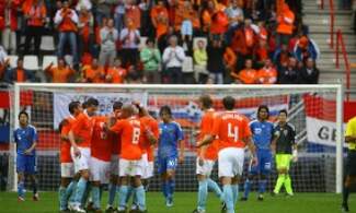 Does sport bring people in the Netherlands together?