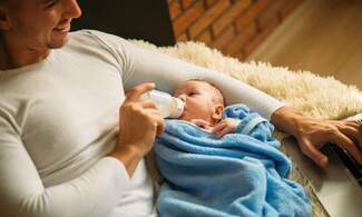 More Dutch companies offering longer paid paternity leave 