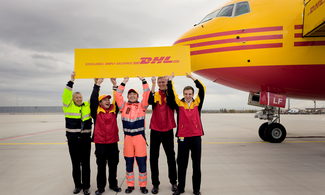 Sending your documents and parcels is easy with DHL FAST!