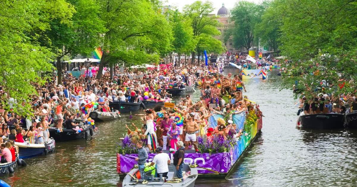 Gay parade – What's up with Amsterdam