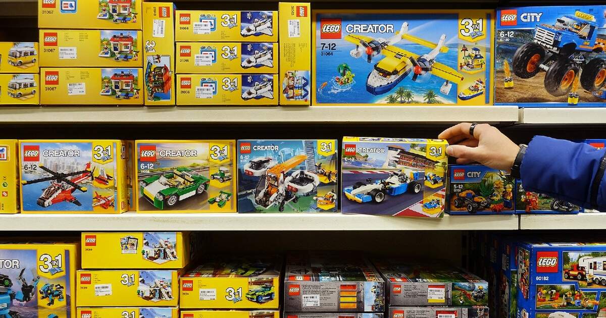 winkel sociaal aankomen Flagship Lego store in Amsterdam and other Dutch lego stores