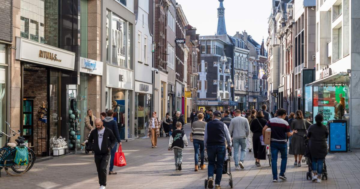 Het bruto binnenlands product van Nederland overschrijdt voor het eerst de grens van één biljoen euro